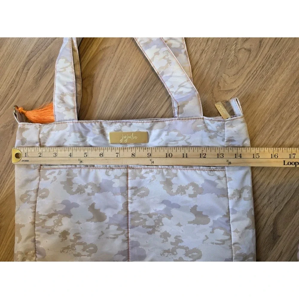 JuJuBe Be Light tote bag in the 